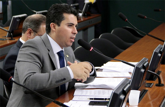 Flagrado, deputado Marcos Rogério dá desculpa esfarrapada