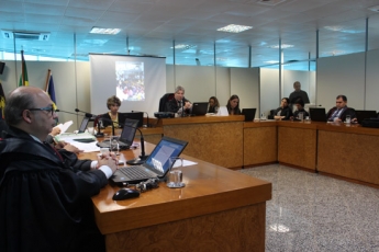 TRE REJEITA EMBARGOS APRESENTADOS POR CONFÚCIO MOURA DANIEL PEREIRA E MANTÉM CASSAÇÃO