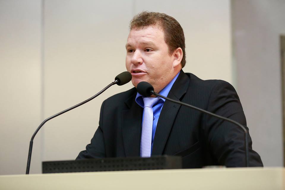 DOUTOR NEIDSON PEDE RELATÓRIO SOBRE HEMODIÁLISE NO ESTADO