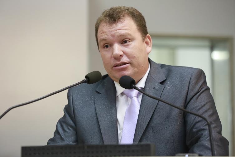 Dep. Dr. Neidson, voltou a abordar a má distribuição de energia elétrica