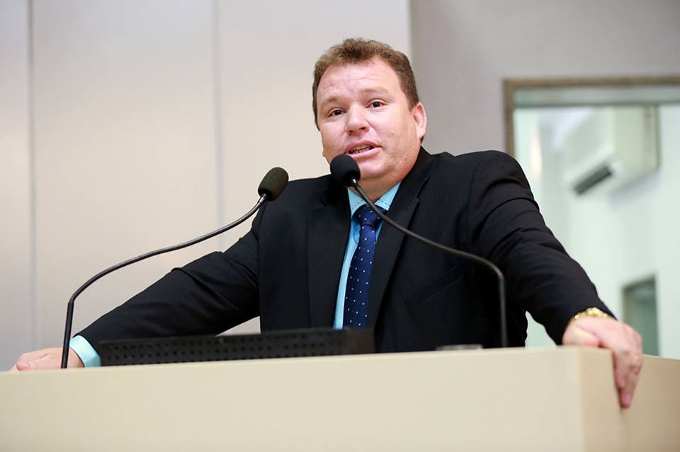 DOUTOR NEIDSON ACUSA GOVERNO DE QUERER PREJUDICAR MÉDICOS RESIDENTES