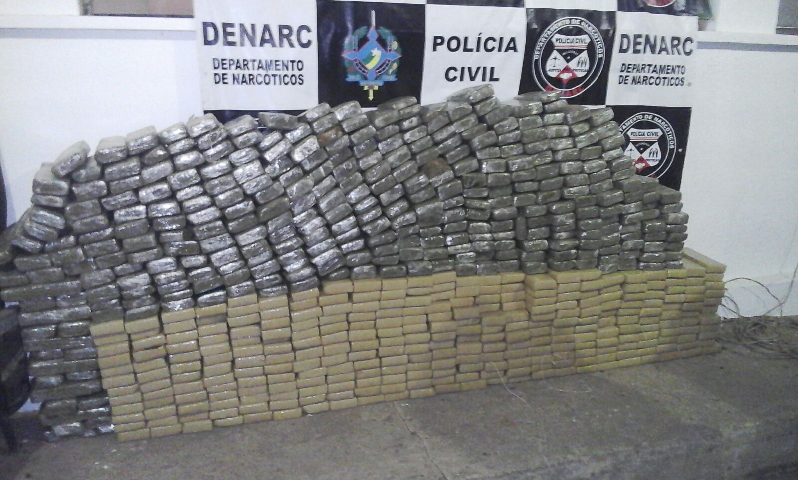 DENARC apreende carreta com meia tonelada de maconha