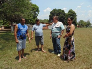 Deputado garante iluminação para campo de futebol do IATA