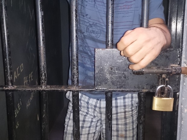 Caminhoneiro é preso por agredir namorada e deixa-la inconsciente