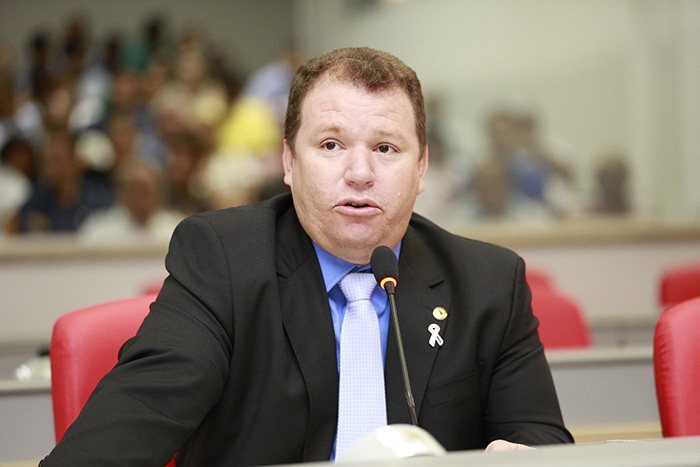 DR. NEIDSON REQUER INFORMAÇÕES SOBRE REORDENAMENTO DE ESCOLA