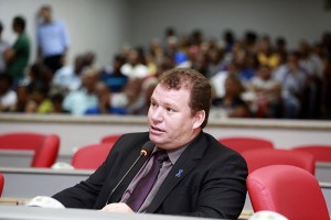 DR. NEIDSON PEDE MANUTENÇÃO DAS VICINAIS DE BOM SUSSEGO E PALHETA