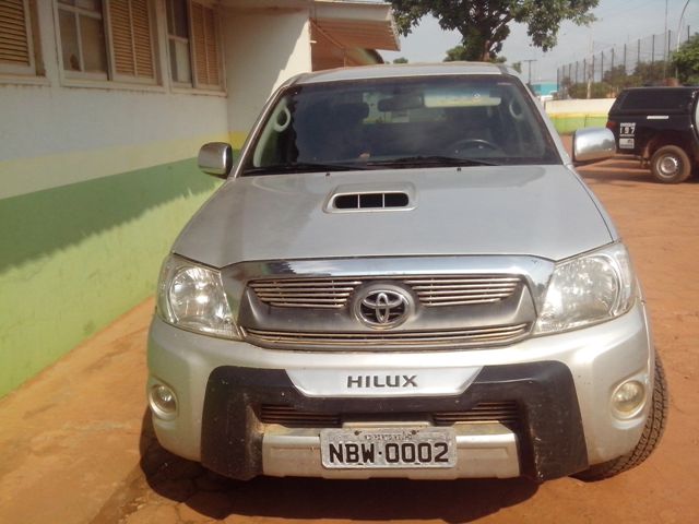 5ª HILUX RECUPERADA: PM DE GUAJARÁ-MIRIM RECUPERA VEICULO ROUBADO NA CAPITAL, UM JOVEM VAI PRESO.