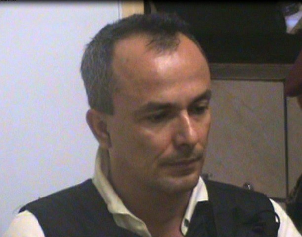 Max desobedece a ordem judicial e é preso em Guayaramerin-Bolívia, quando estava indo para Santa Cruz