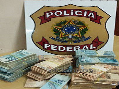 Homens são presos com 365 mil reais em fiscalização da PF em Guajará-Mirim