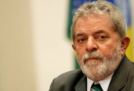 Ex-presidente chegou a dizer que só sairia algemado de casa