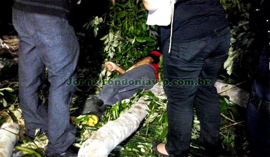 Agricultor morre eletrocutado e eletricista fica ferido