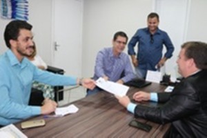 Dr. Neidson fecha projeto com a Sejus para construção de fábrica no presídio