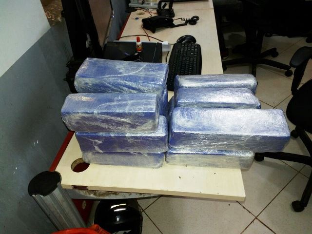 ADOLESCENTE É APREENDIDA COM 15 QUILOS DE DROGA NO AEROPORTO