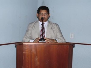 Seduc atende Vereador e Escolas Estaduais serão beneficiadas com Centrais de ar condicionadas.