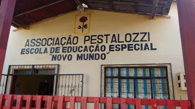 FAÇA O BEM: VAMOS AJUDAR A PESTALOZZI DE GUAJARÁ-MIRIM! LIGUE: 3541-4366