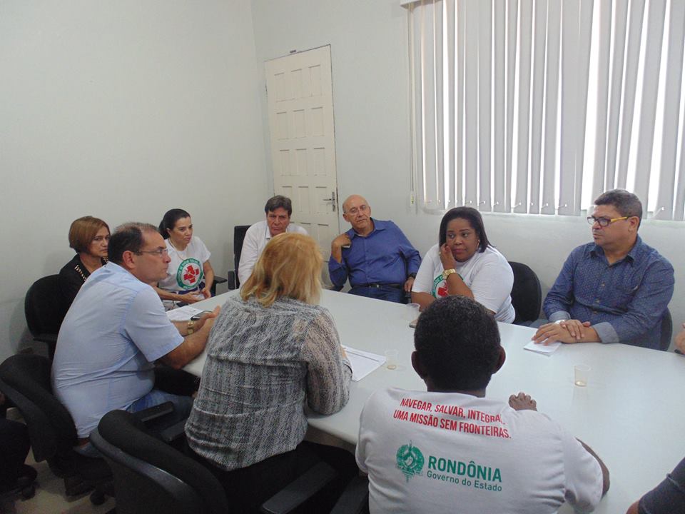GOVERNO DO ESTADO DISCUTE CRISE NA SAÚDE DE GUAJARÁ-MIRIM COM AUTORIDADES MUNICIPAIS