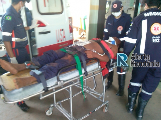 Homem é baleado na cabeça enquanto andava na rua