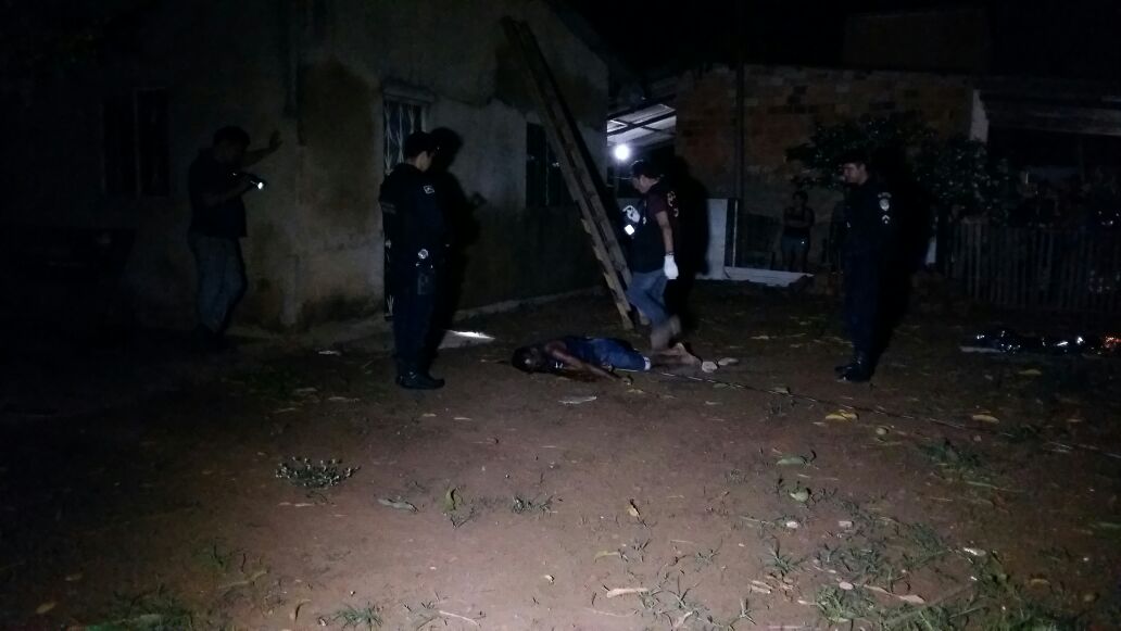 MORTE INSTANTÂNEA: ELETRICISTA MORRE APÓS RECEBER DESCARGA ELÉTRICA E CAIR DA ESCADA, NO TRÊS MARIAS