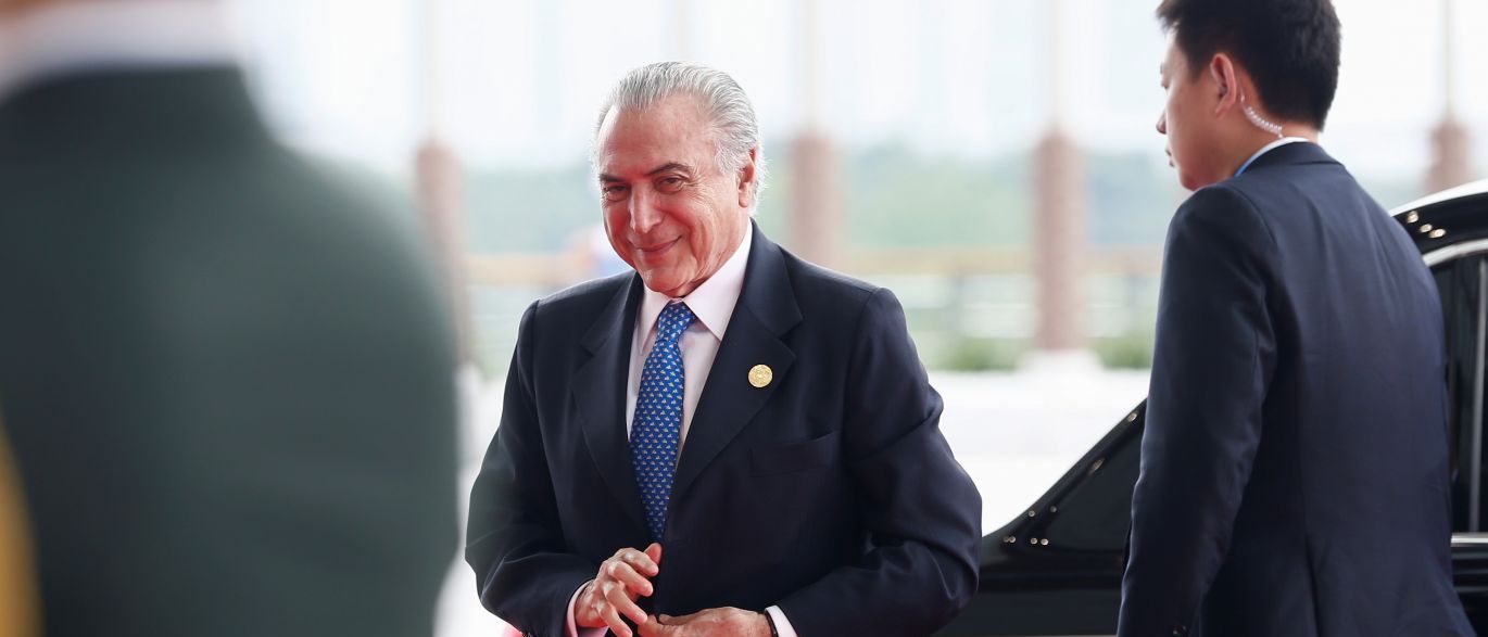 Temer exonera ministros para votarem a favor da PEC 241