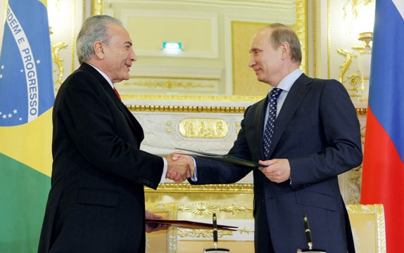 Vladimir Putin evita reunião oficial com Temer e questiona PEC 241