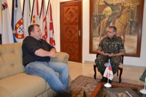 Dr. Neidson busca formar força tarefa de segurança e consegue aumento de patrulha do Exército na fronteira