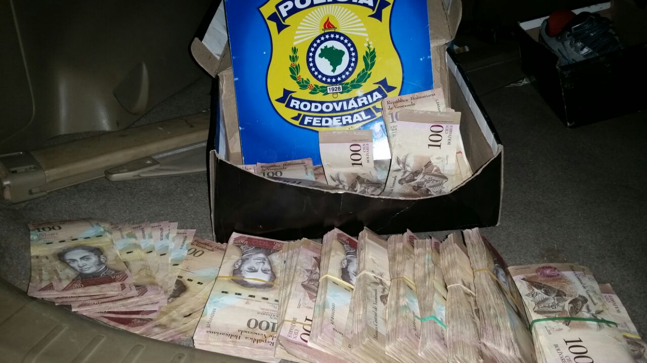 OPERAÇÃO PRF RO: Apreensão de cocaína, cédulas de dinheiro e foragido da Justiça