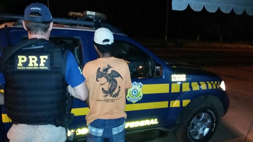 PRF-RO EM AÇÃO: Arma, munição e mercadorias irregulares foram apreendidas
