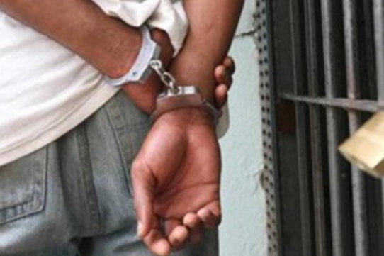 Policial Civil é preso acusado de roubar adolescentes simulando abordagem