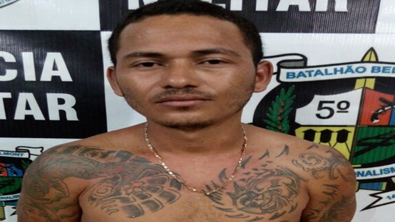 DE ARMA EM PUNHO: VALENTÃO AGRIDE HOMEM QUE PRESTOU SOCORRO A SUA MULHER
