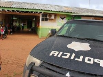 HOMEM É PRESO COM COCAÍNA ESCONDIDA NA CUECA.