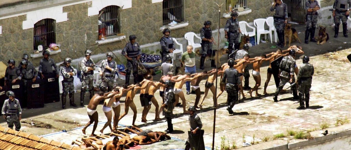 1992: JUSTIÇA FARÁ NOVO JÚRI DOS 74 PMS ENVOLVIDOS NO MASSACRE DO CARANDIRU