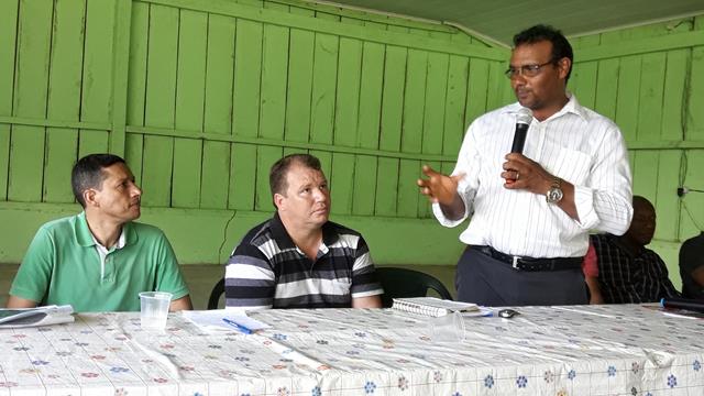PREFEITO ELEITO E DEPUTADO DR NEIDSON SE REÚNE COM MORADORES DO RAMAL CACHOEIRINHA..