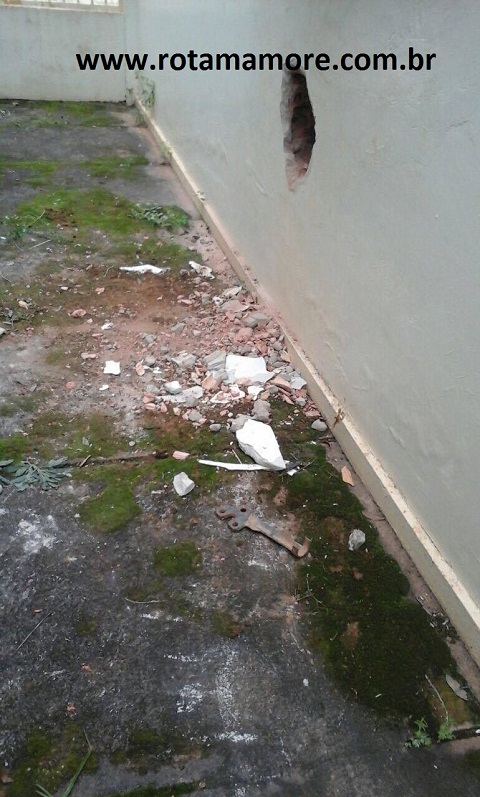 BANDIDO FAZ BURACO EM PARDE DA AGÊNCIA DOS CORREIOS DURANTE MADRUGADA EM NOVA MAMORÉ.