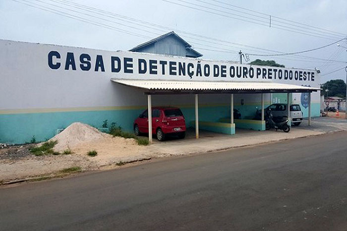 FUNCIONÁRIO PÚBLICO É PRESO POR ESTUPRO DE VULNERÁVEL EM PORTA DE ESCOLA