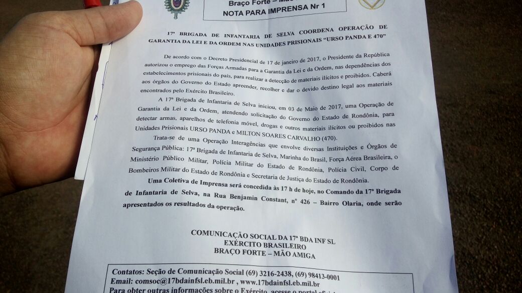 Exército faz varredura em presídios na capital