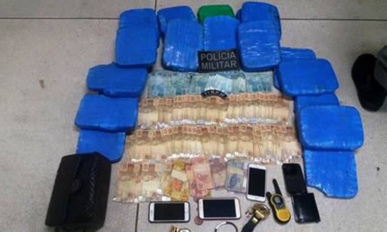 DURANTE OPERAÇÃO, POLÍCIA MILITAR APREENDE 20 QUILOS DE COCAÍNA NA BR-364