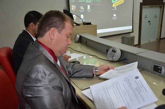 DEPUTADO DR. NEIDSON DISCUTE EM AUDIÊNCIA PÚBLICA SOBRE A LEI DOS DECIBÉIS