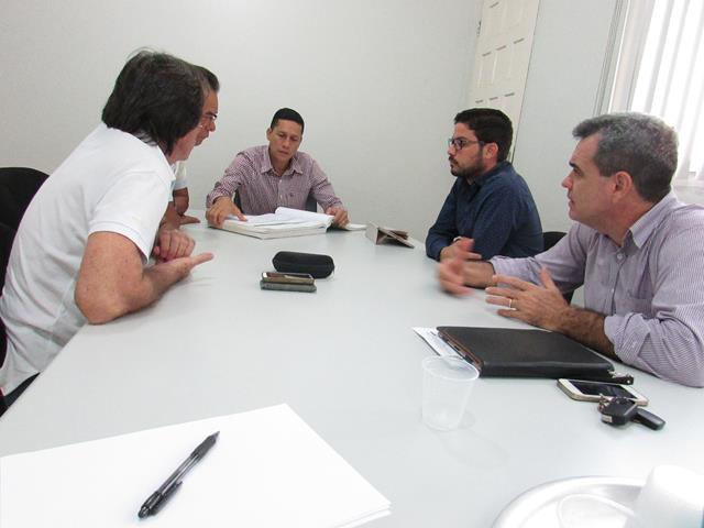 PREFEITO DE GUAJARÁ RECEBE SUPERINTENDENTE DO DNIT
