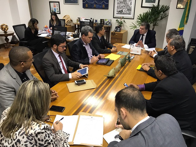 EM BRASÍLIA, PREFEITO PARTICIPA DE VÁRIAS REUNIÕES