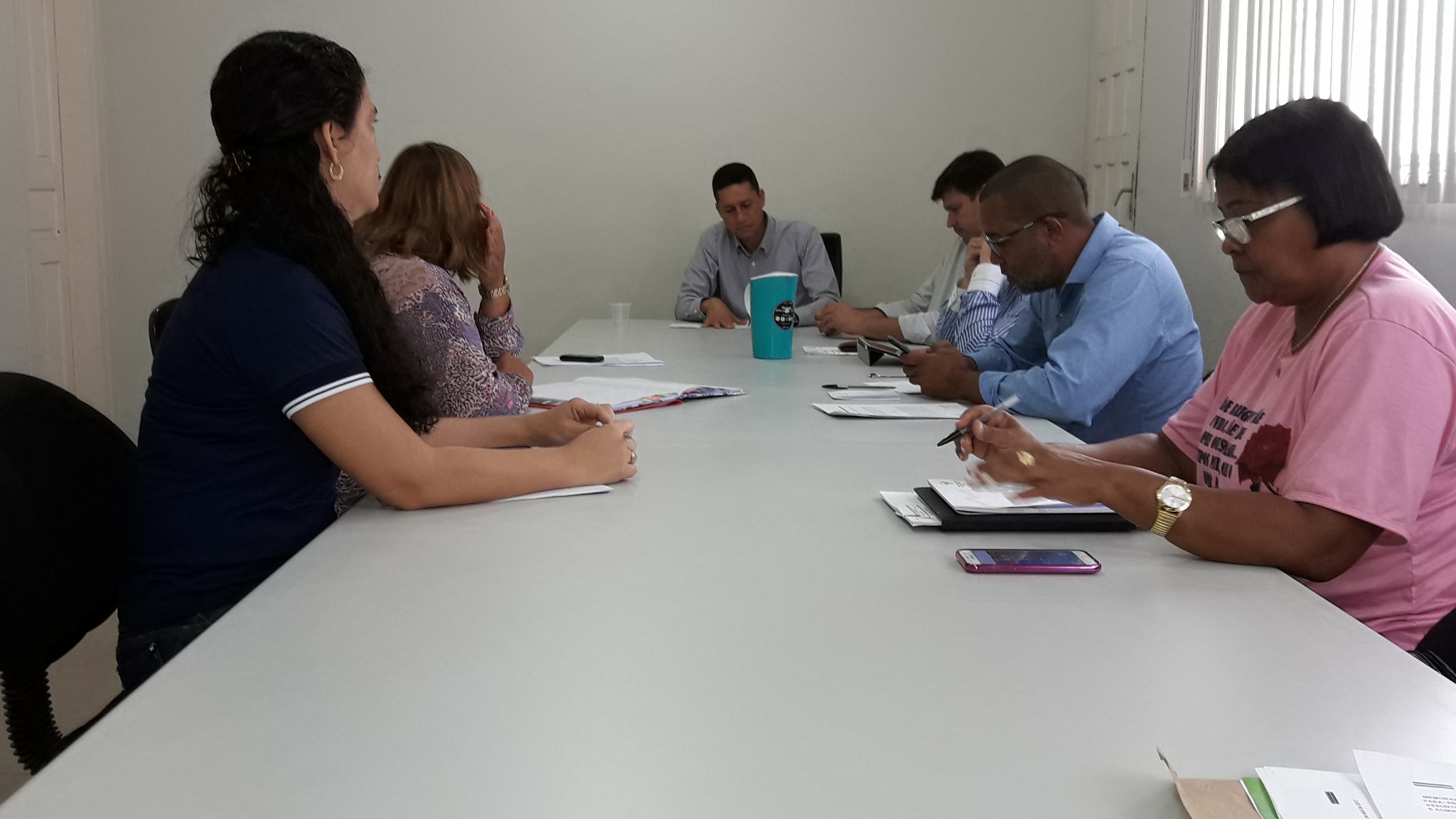 PREFEITO REÚNE SECRETÁRIOS E COBRA METAS