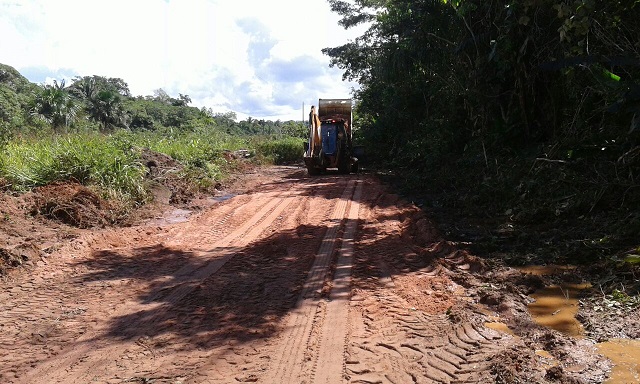 PREFEITURA RECUPERA TRECHOS NO RAMAL DO BOM SOSSEGO