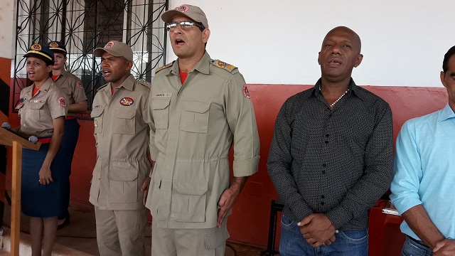 VICE PREFEITO DAVINO SERRATH PRESTIGIA FORMATURA NO CORPO DE BOMBEIROS