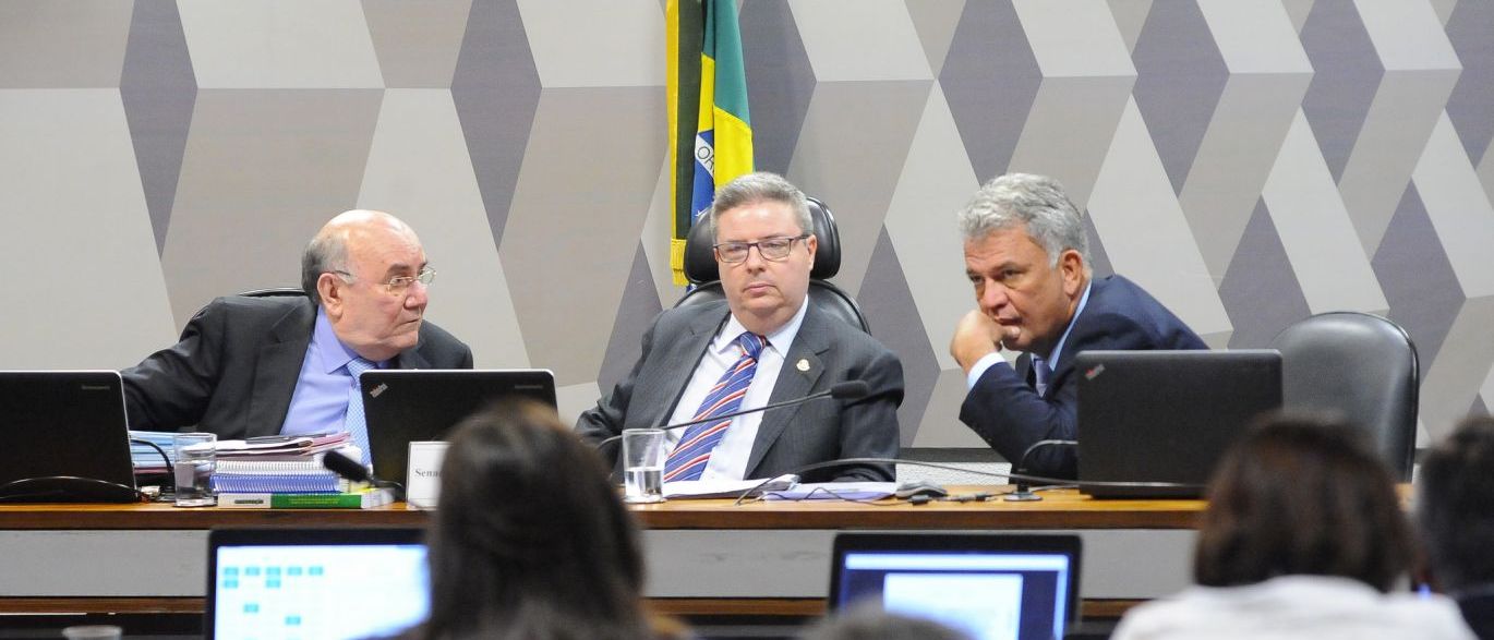 EM VOTAÇÃO: COMISSÃO DO SENADO APROVA PEC DA ELEIÇÃO DIRETA; VEJA