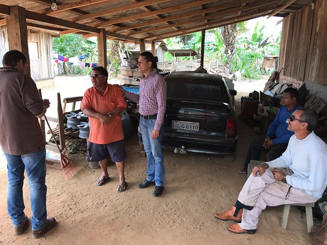 MORADOR DA ESTRADA DO MATADOURO SOLICITA AO PREFEITO REPAROS NA VIA QUE DÁ ACESSO AO LOCAL.