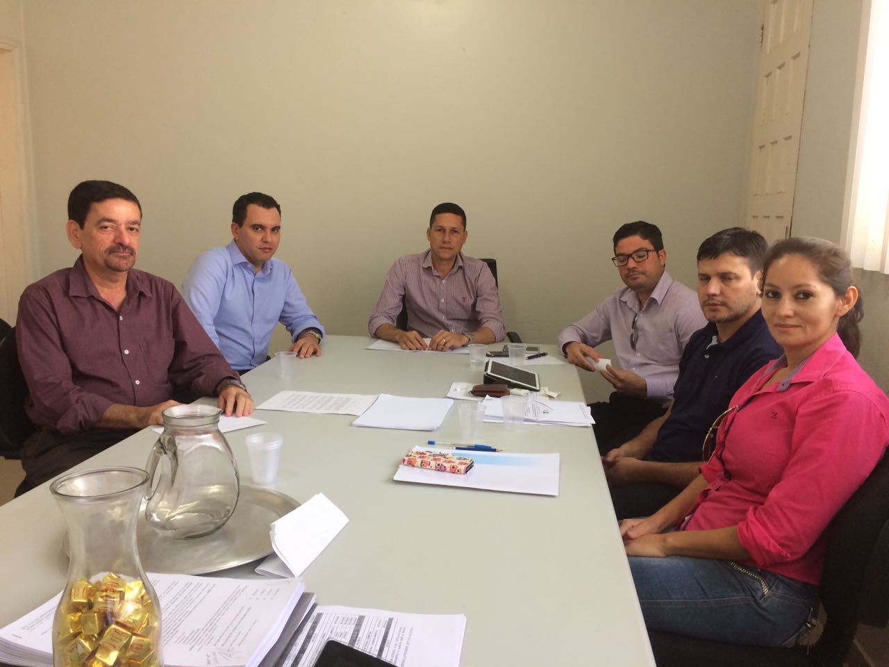 PREFEITO RECEBE REPRESENTANTES DO PRÓ-SAÚDE/HOSPITAL BOM PASTOR PARA DISCUTIR ATENDIMENTOS EM GUAJARÁ.