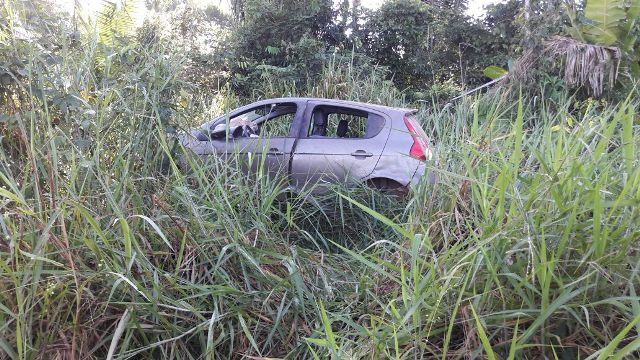 POLICIAIS DE GUAJARÁ RECUPERAM VEÍCULO ROUBADO EM MONTE NEGRO QUE SERIA ATRAVESSADO PARA A BOLIVIA