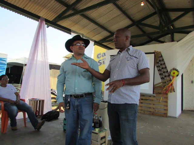 VICE PREFEITO DAVINO PRESTIGIA PALESTRA DA EMATER NO PARQUE DE EXPOSIÇÃO