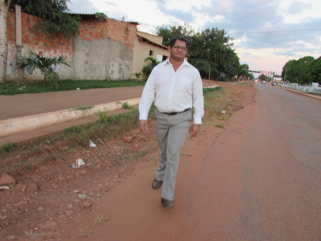 VEREADOR AUGUSTINHO SOLICITA MELHORIAS NA AVENIDA DUQUE DE CAXIAS