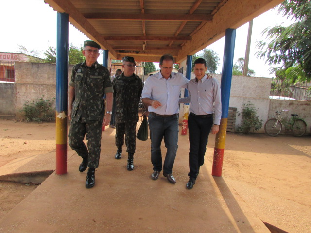 PREFEITO NORONHA RECEBE VICE GOVERNADOR E GENERAIS DO EXÉRCITO BRASILEIRO.