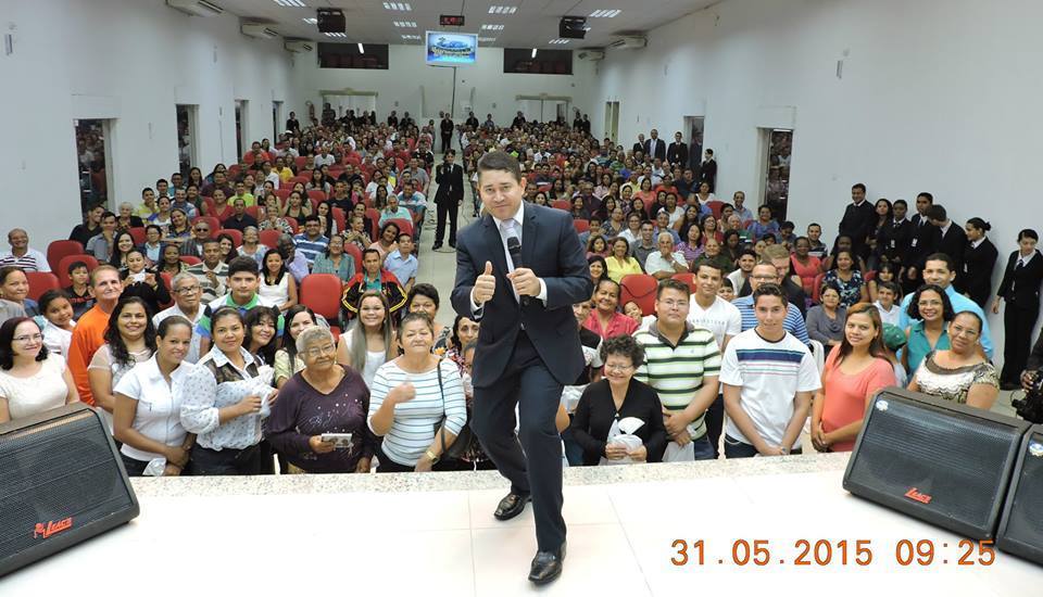 Show da fé. Pastor Vanderlei Schueng, líder estadual da Igreja da Graça, fará culto em Guajará